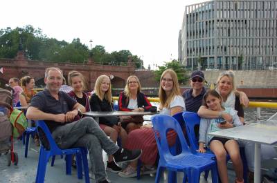 Auch auf dem Wasser wurde Berlin erkundet